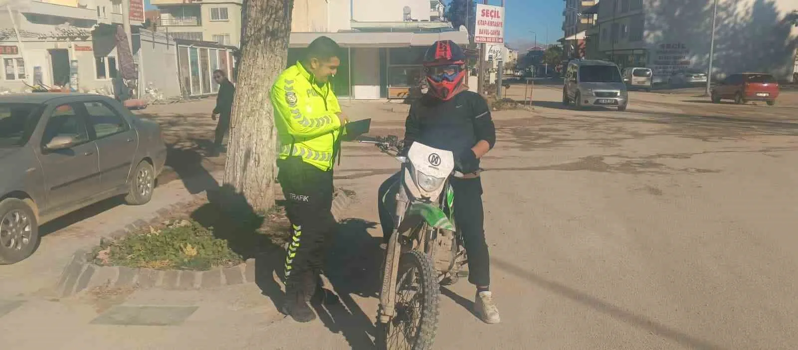 Adıyaman’ın Gölbaşı ilçesinde trafik ekipleri, motosiklet sürücülerine yönelik denetimlerini artırarak