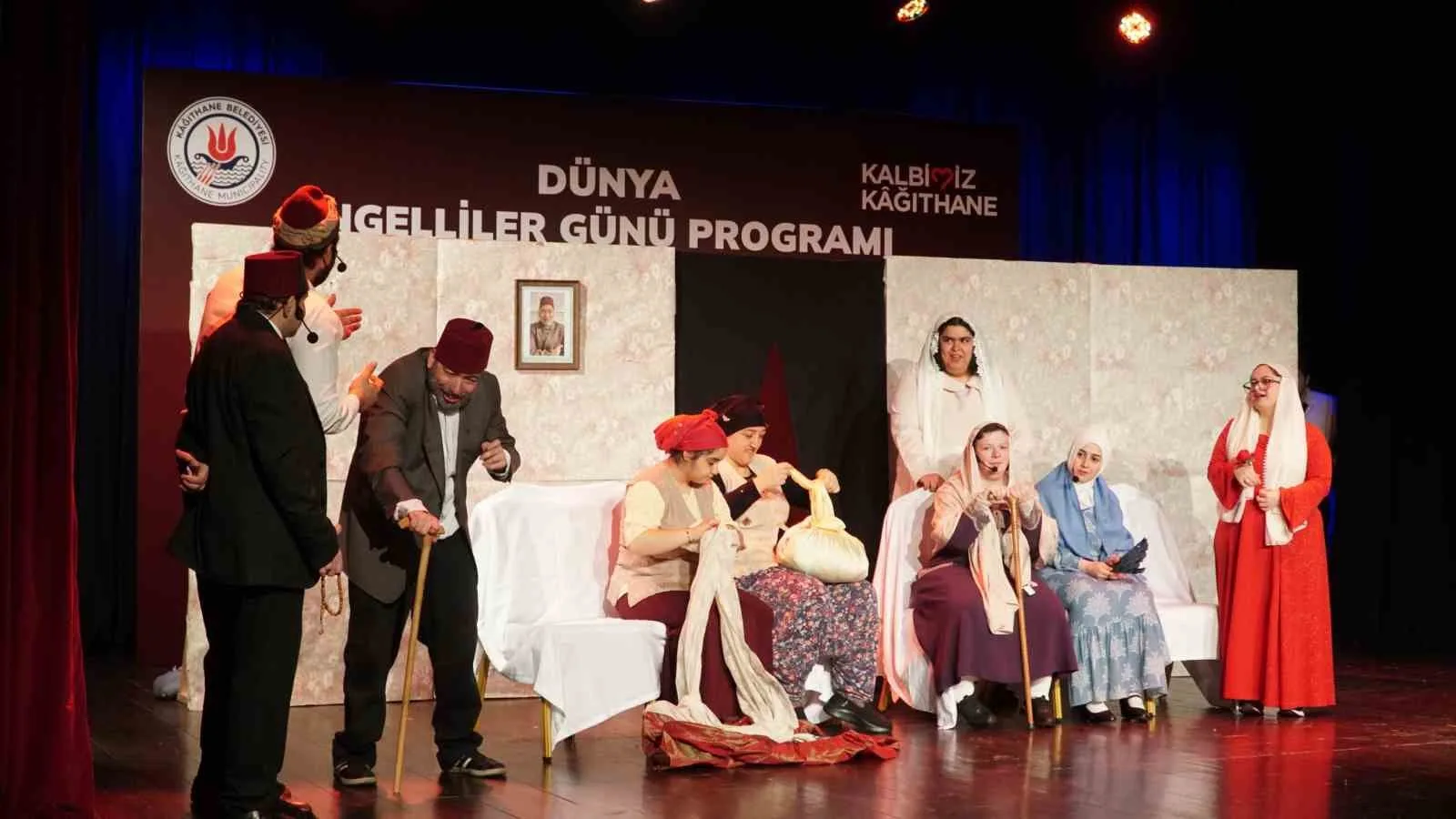 Engelliler Gündüz Hizmet Merkezi öğrencilerinin hazırladığı gösteriler folklörden tiyatroya uzanan