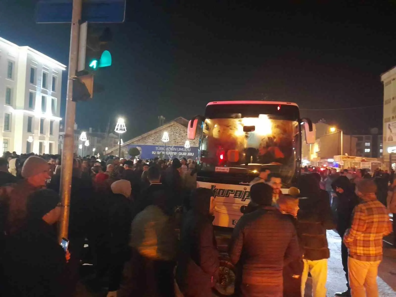 Konya’nın Karapınar ilçesinde Diyanet İşleri Başkanlığı organizasyonuyla 97 umre yolcusu,