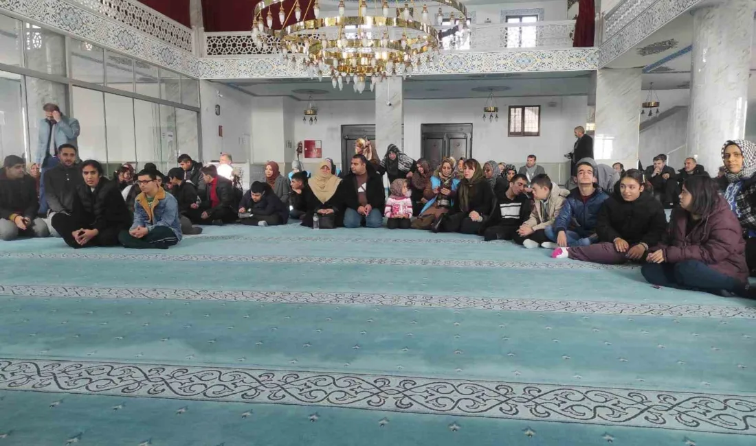 Bursa Büyükşehir Belediyesporlu satranççılar Türkiye Şampiyonasında sahnede Gaziantep’te başlayan Türkiye Satranç Şampiyonasında Bursa’yı GM Kıvanç Haznedaroğlu ve