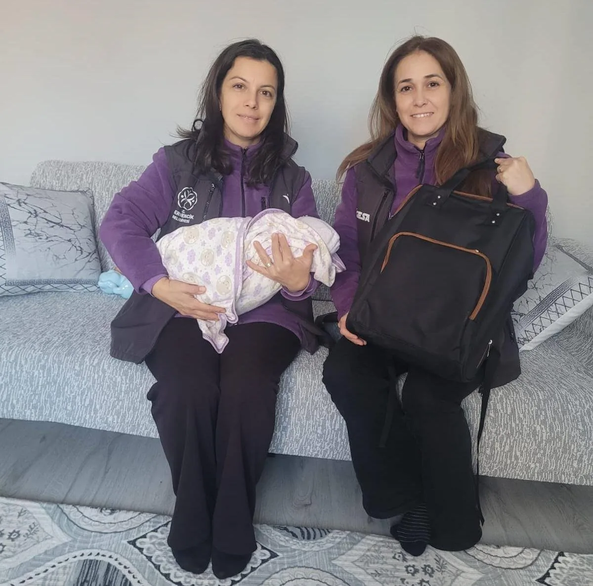 Germencik Belediyesi, GESA ekipleri aracılığıyla erzak, yakacak, sağlık ve sosyal