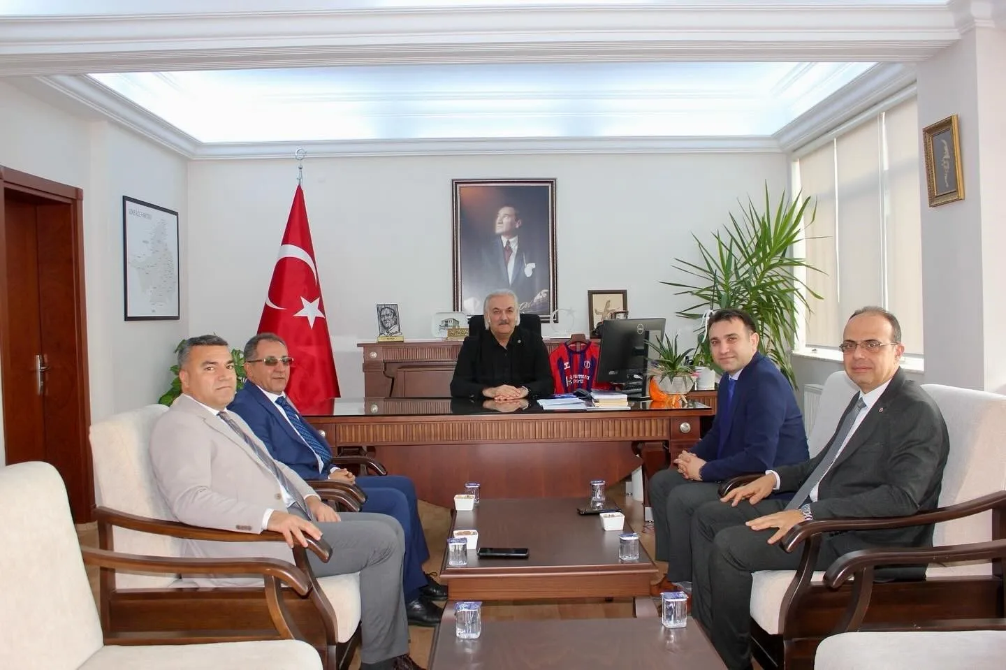 Aydın İl Milli Eğitim Müdürü Mehmet Yiğit ve beraberindeki heyet,