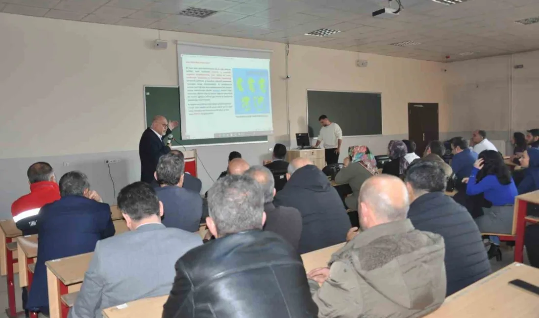 Atatürk Üniversitesi Pasinler MYO’da düzenlenen seminerde Dr. Öğr. Üyesi Hamit