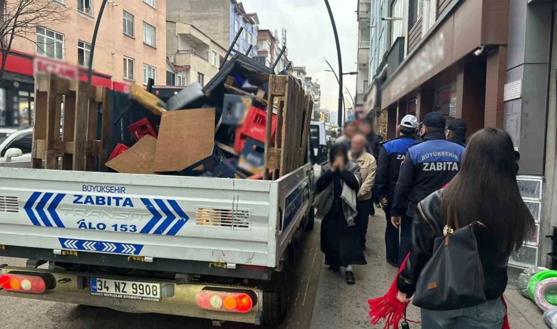 Ordu Büyükşehir Belediyesi zabıta ekipleri, vatandaşlardan gelen şikayetler üzerine kaldırımları
