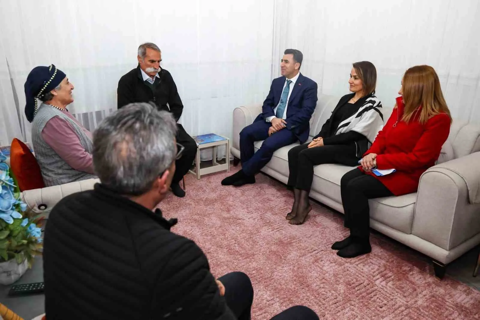 Tunceli Valisi Şefik Aygöl, üç kuşağın aynı çatı altında yaşadığı