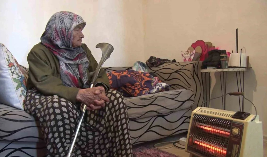 Antalya’da yaşayan Tarık Bakır, sokakta kalan arkadaşına evini açtı ancak