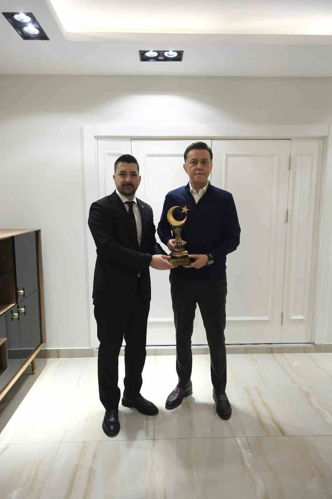 Eskişehir Müteşebbis İş Adamları Derneği yöneticileri, Milletvekili Nebi Hatipoğlu ile
