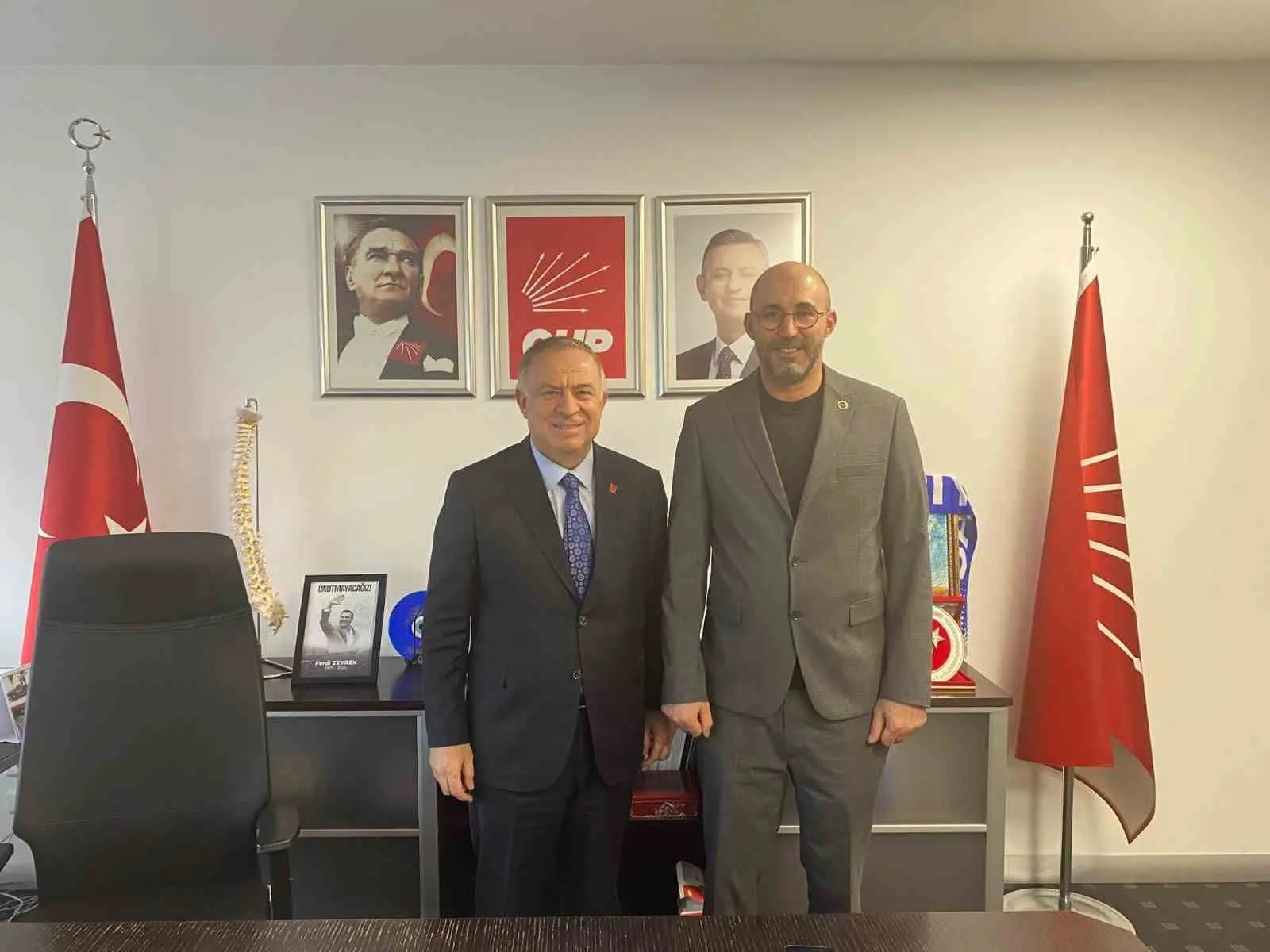 Germencik Belediye Başkanı Burak Zencirci, CHP Genel Merkezi’nde parti yöneticileriyle