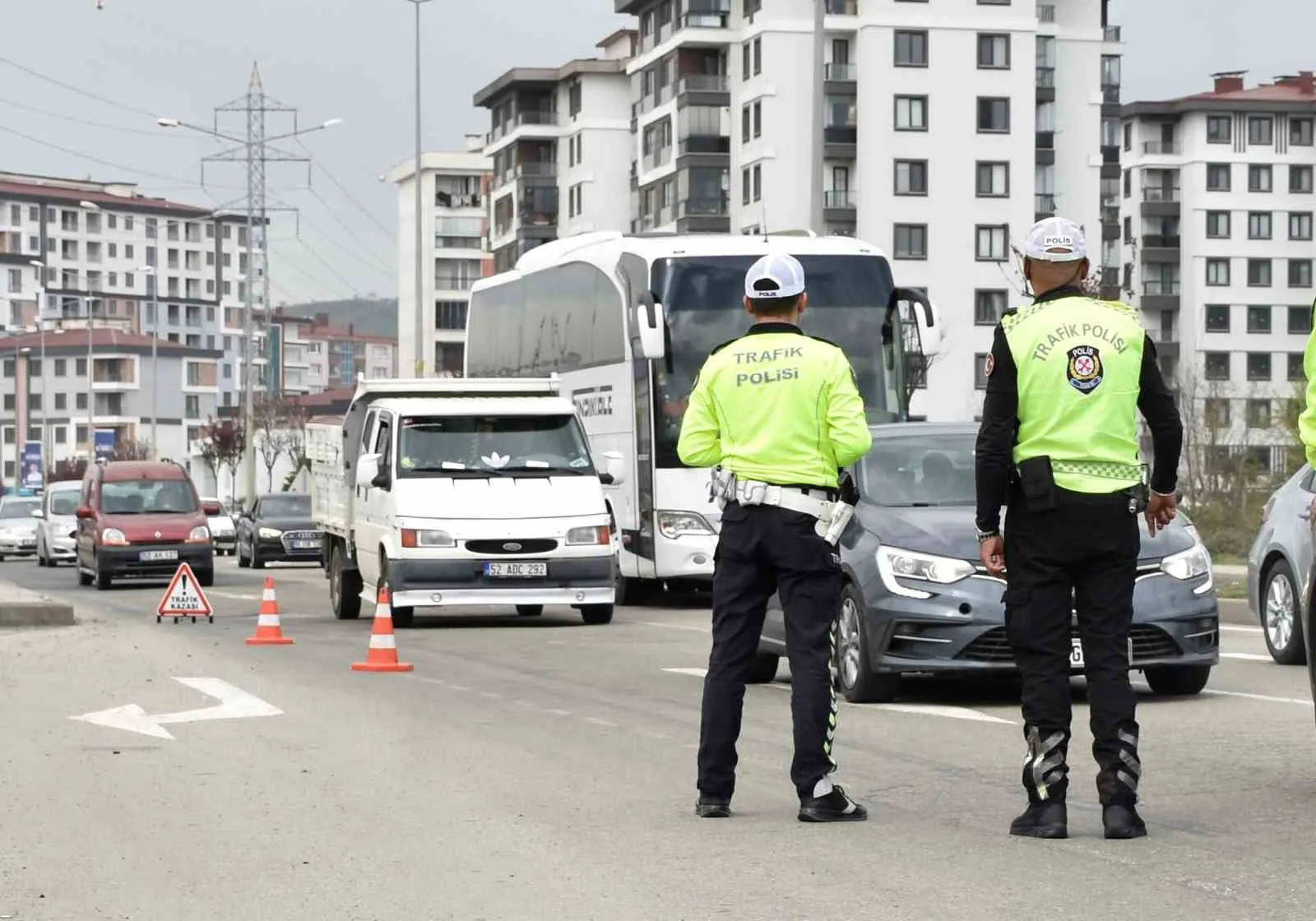 Ordu’da polis ekiplerinin bir haftalık trafik denetimlerinde 17 bin 317