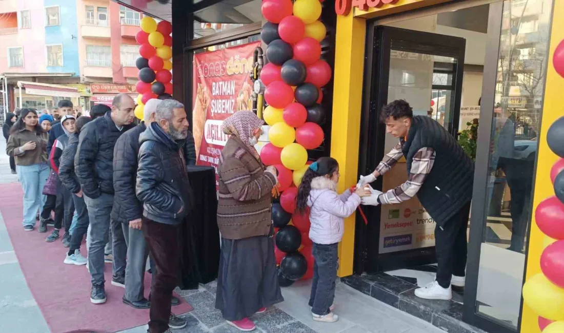 Batman’da açılan yeni dönerci, açılışa özel düzenlediği etkinlikte bin kişiye