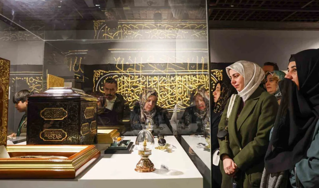 Gaziantep’te Ramazan ayı dolayısıyla açılan Mukaddes Emanetler Sergisi vatandaşların yoğun