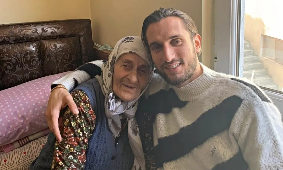 Olympiakos forması giyen milli futbolcu Yusuf Yazıcı’nın babaannesi Ayşe Yazıcı
