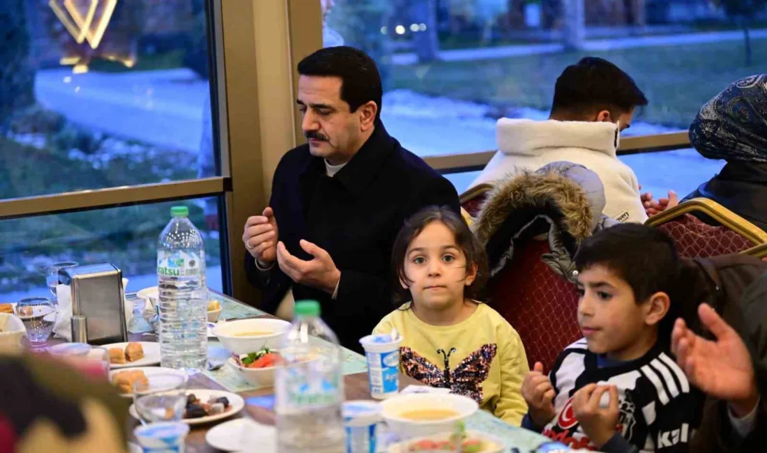 Battalgazi Belediyesi’nin düzenlediği iftar programında yetim çocuklar aynı sofrada buluştu.