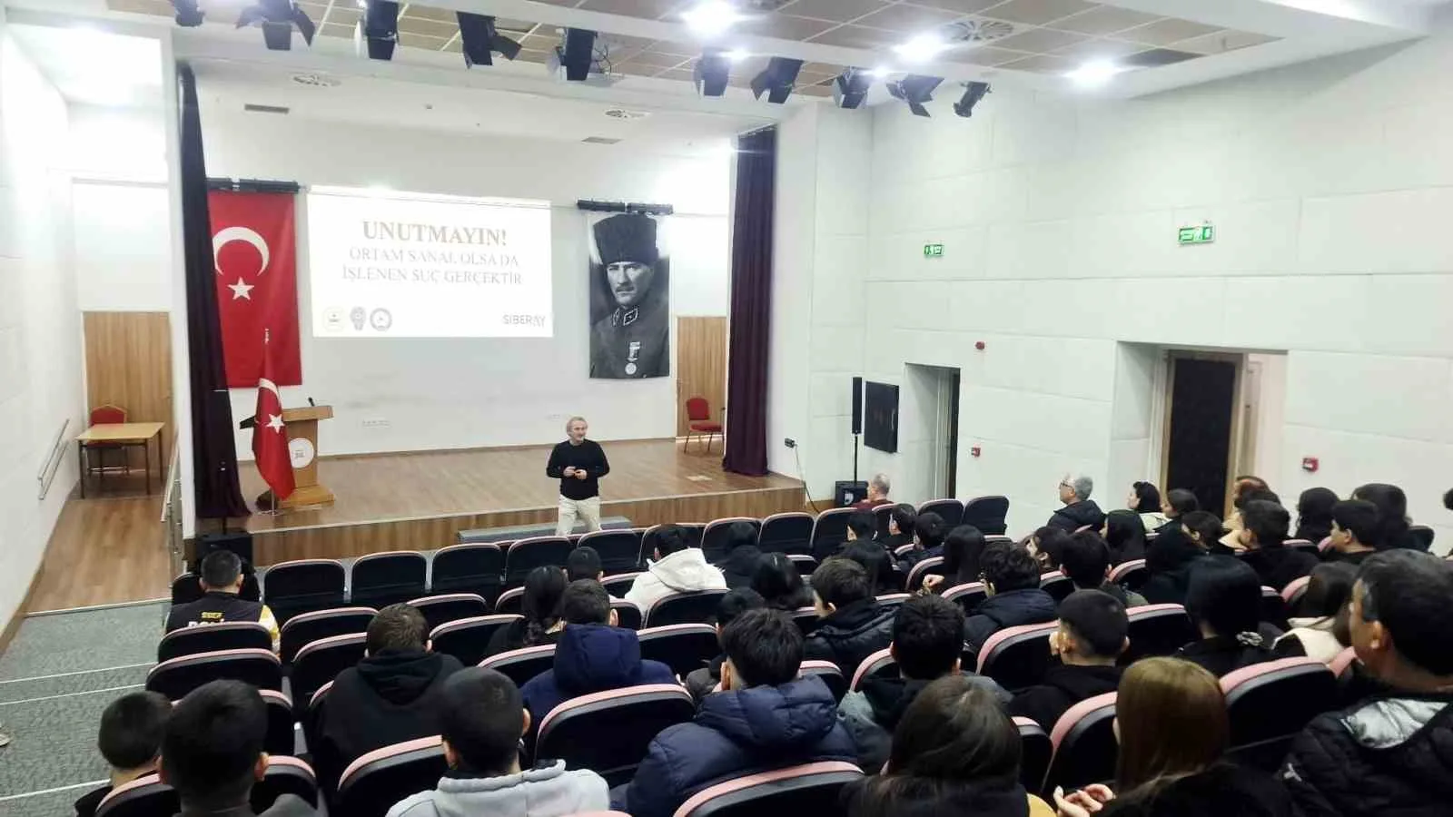 İzmir’in Selçuk ilçesinde lise öğrencilerine yönelik SİBERAY Projesi kapsamında güvenli