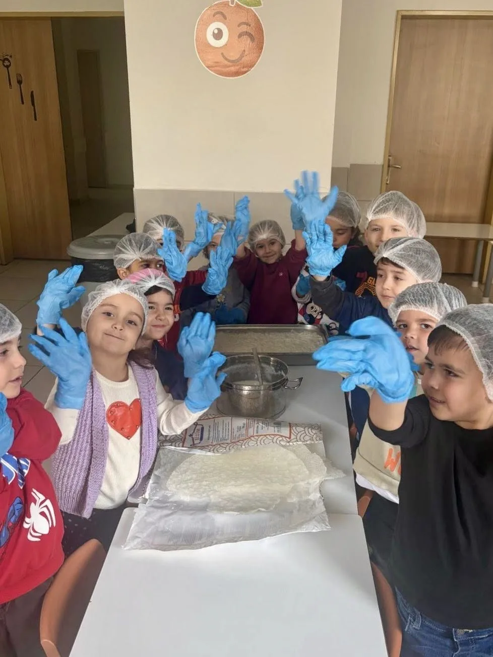 Muğla’da Feriha Osman Günsan Anaokulu öğrencileri Ramazan etkinliği kapsamında mutfağa