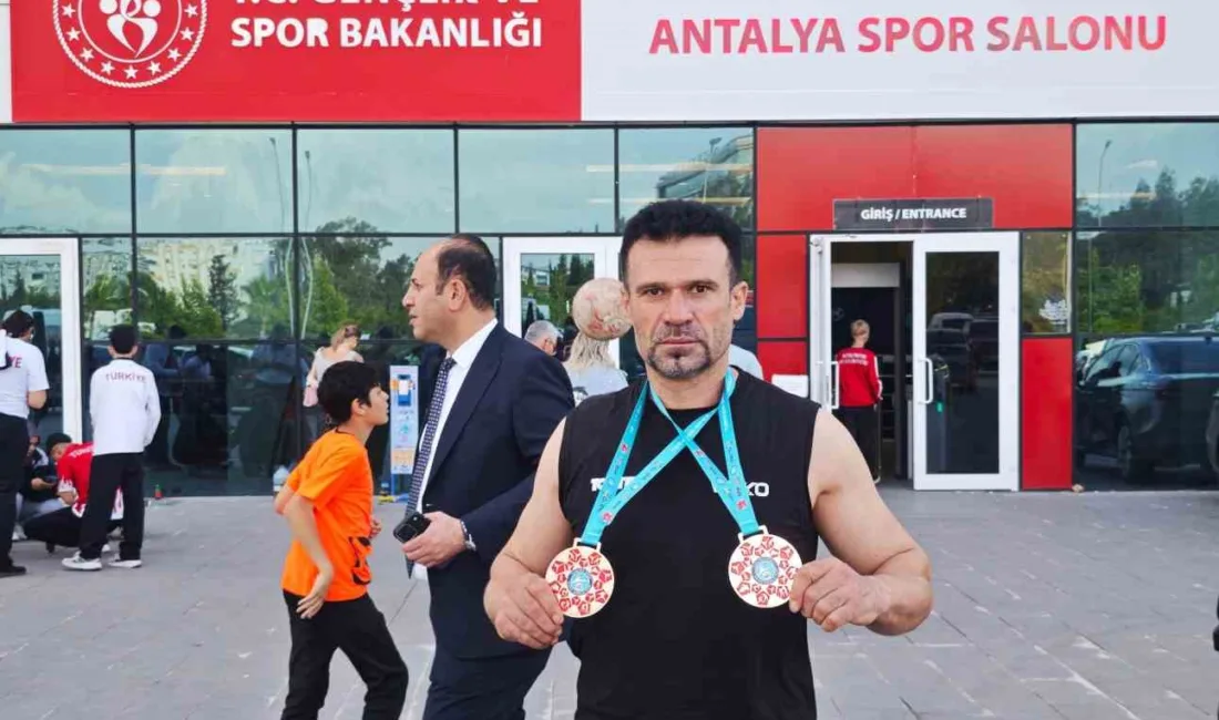 Antalya’daki WAKO Dünya Kupası’nda mücadele eden Mardinli sporcu Ömer Ekinci,