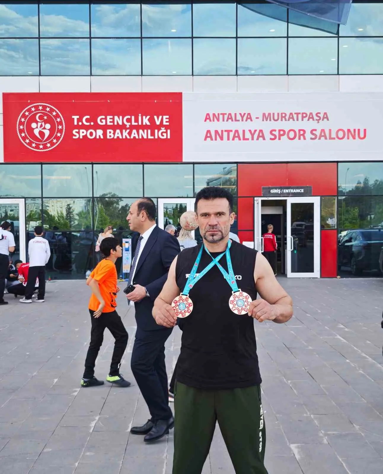 Antalya’daki WAKO Dünya Kupası’nda mücadele eden Mardinli sporcu Ömer Ekinci,
