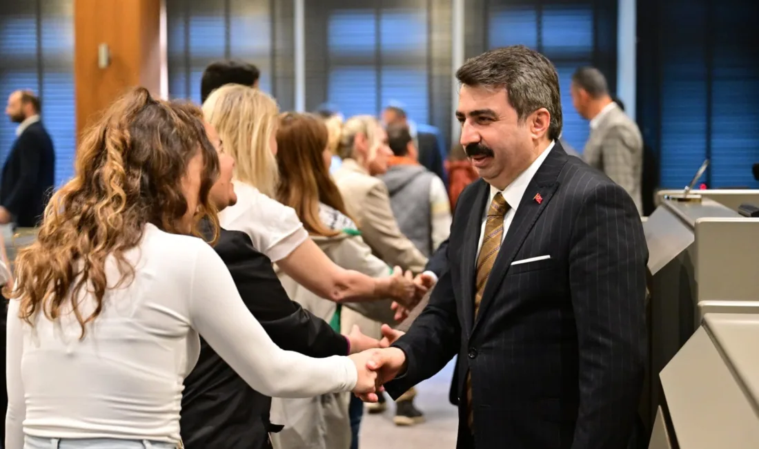 Başkan Oktay Yılmaz belediye personeliyle bayramlaştı Bursa’da Yıldırım Belediye Başkanı Oktay Yılmaz, Kurban Bayramı öncesi belediye