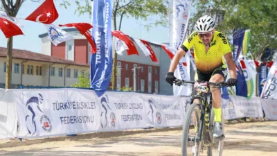 Gebze’de düzenlenen 4. Uluslararası Dağ Bisikleti Kupası’nda sporcular, iki gün