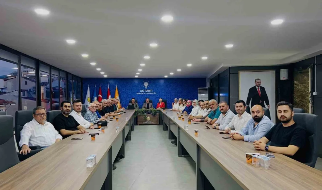 AK Parti’de yol haritası belirlendi AK Parti Bilecik İl Başkanlığı’nda düzenlenen toplantı da yol haritası
