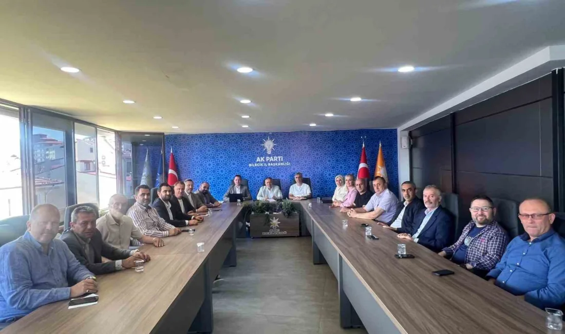 AK Parti Bilecik İl Başkanı Serkan Yıldırım, ilçe başkanları ve