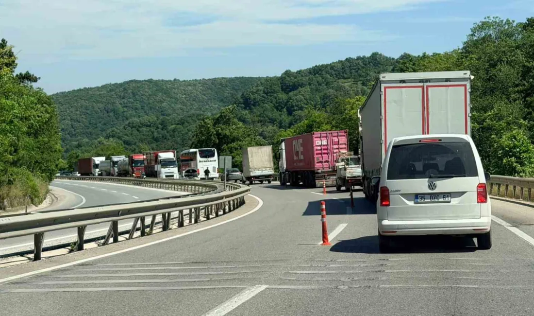 Yalova-Bursa karayolunda devam eden asfalt çalışmaları sebebiyle tek şeritten sağlanan