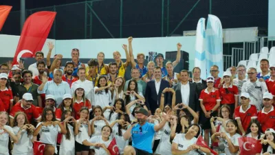 Balıkesir Büyükşehir Belediyesi ile Türkiye Voleybol Federasyonu iş birliğinde Ayvalık