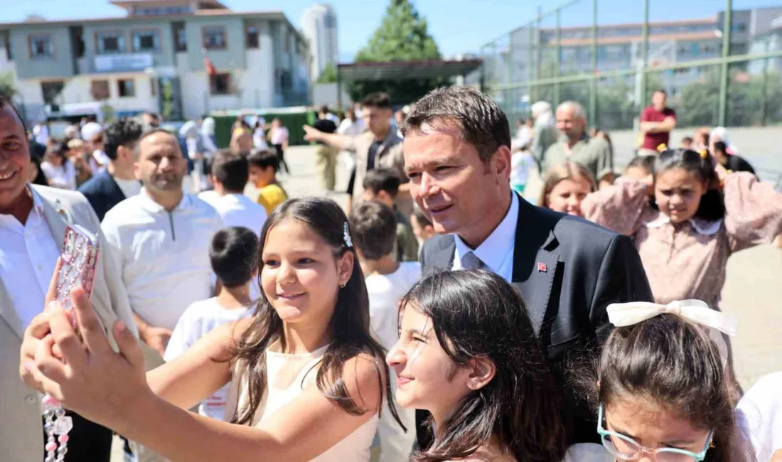 Karne heyecanı yaşayan öğrencilerle bir araya gelen Osmangazi Belediye Başkanı