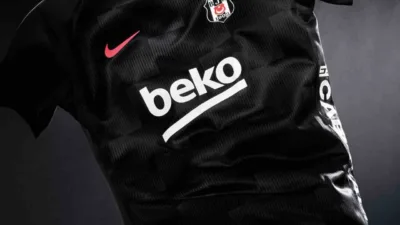 Beşiktaş, yeni sezon formalarını Tüpraş Stadyumu’nda düzenlediği lansmanla tanıttı. Beşiktaş,
