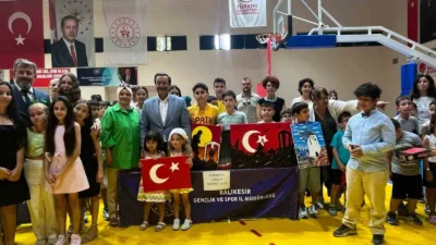 Burhaniye ilçesinde, okulların tatile girmesi ile birlikte gençlerin yaz dönemini