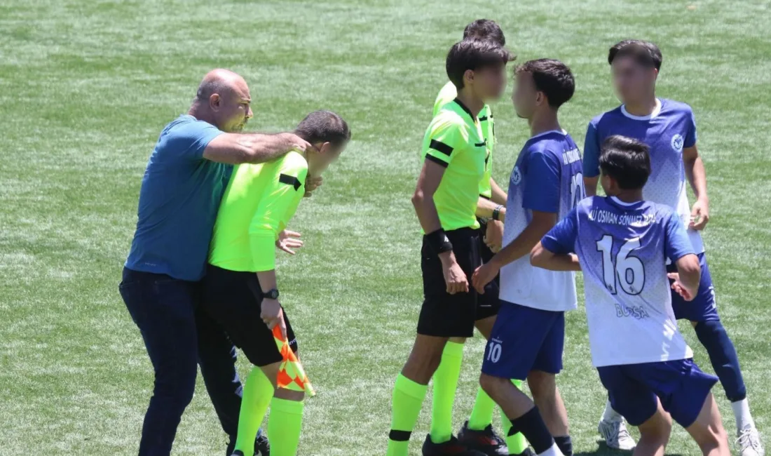 Bursa’da Yeşillyayla-Ali Osman Sönmez Lisesi arası futbol final müsabakasında Ali
