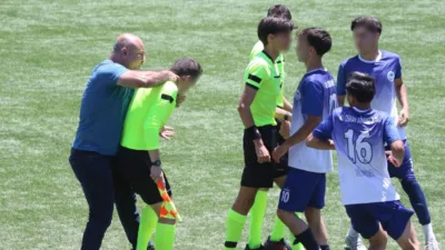 Bursa’da Yeşillyayla-Ali Osman Sönmez Lisesi arası futbol final müsabakasında Ali