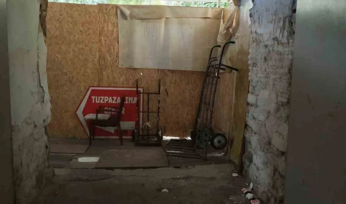Bursa’da tarihi İç Fidan Han acil restorasyon bekliyor Bursa’da tarihi çarşı ve hanlar bölgesinde yer alan Fatih Sultan