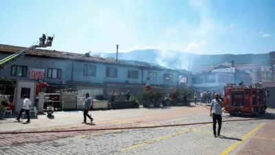 Bursa Büyükşehir Belediyesi İtfaiye Dairesi Başkanlığı ekipleri, sabah saatlerinde vatandaştan