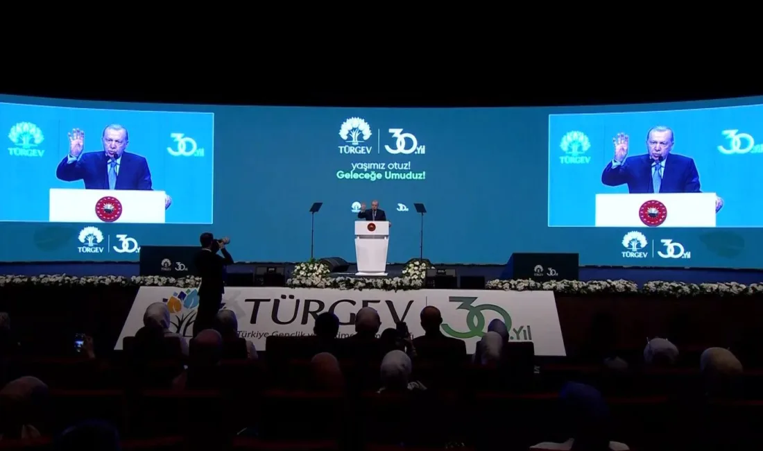 Cumhurbaşkanı Erdoğan: “Akışa yön veren bir gençlik yetiştireceğiz” Cumhurbaşkanı Recep Tayyip Erdoğan, “Tarihimize, kimliğimize, kültür ve medeniyet kıymetlerimize
