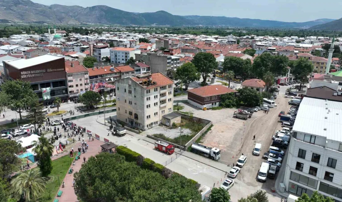 Gürsu’nun 30 yıllık hayali gerçek oluyor. Gürsu Kent Meydanı Projesi’nin