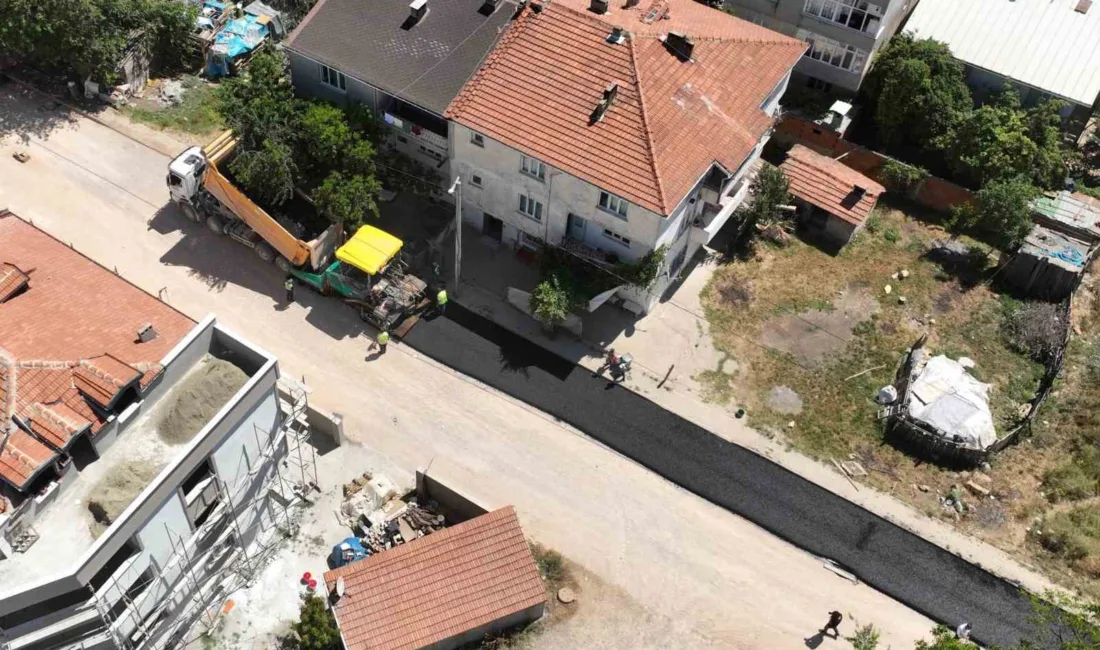 İnegöl’de yollar yenileniyor Bursa Büyükşehir Belediyesi, 17 ilçede altyapı ve üstyapı yatırımlarını aralıksız