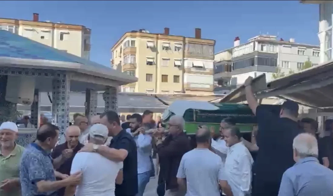İş ortağını öldürüp intihar eden galerici toprağa verildi Bursa’da alacak verecek meselesi nedeniyle çıkan tartışmada iş ortağını tabancayla