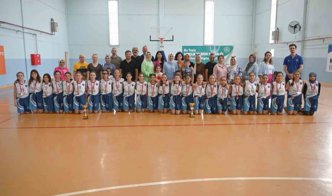 Karacabey Belediyespor’un minik kız basketbol takımları, Bursa genelinde düzenlenen liglerde