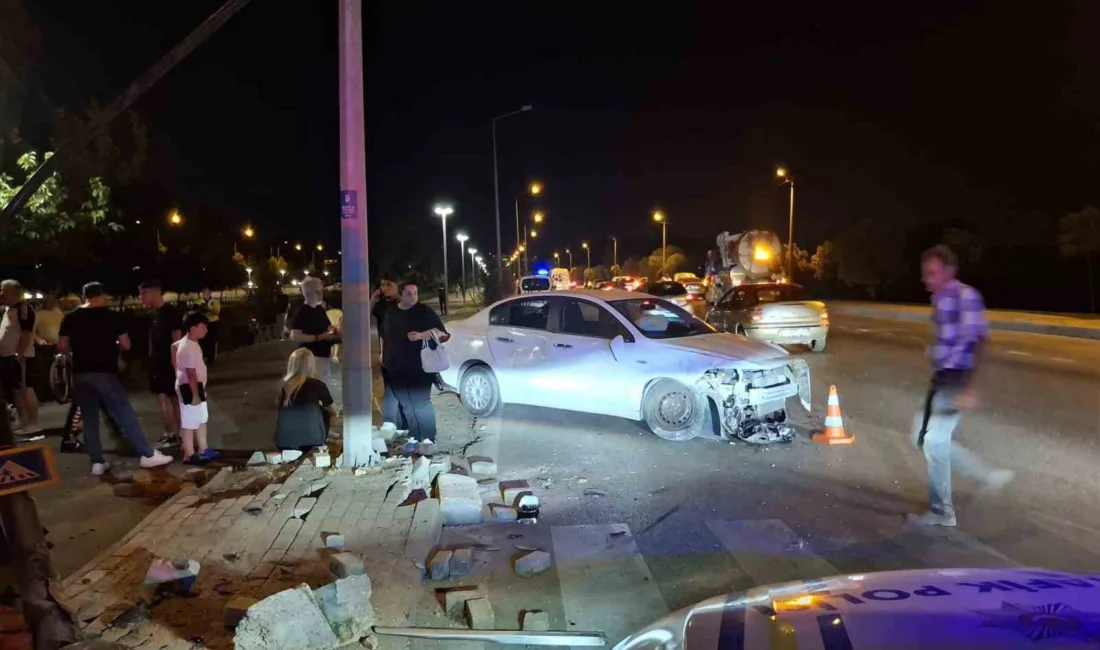 Bursa’da iddiaya göre makas atarak ilerleyen bir otomobil, başka bir