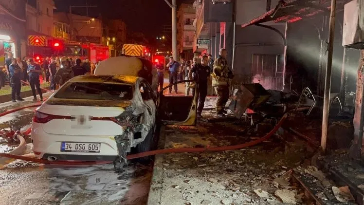 Mobilya dükkanının deposu alev alev yandı Bursa’da faaliyet gösteren bir mobilya dükkanının deposu, henüz bilinmeyen bir