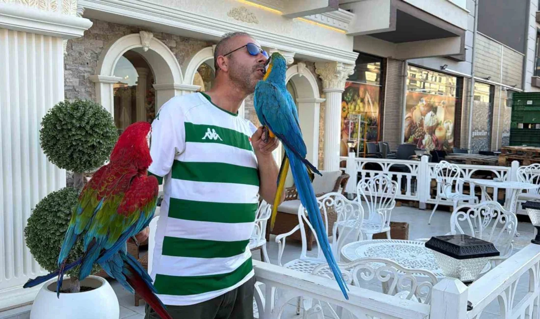 Bursa’nın Mustafakemalpaşa ilçesinde yaşayan 44 yaşındaki Orhan Kahraman, alışverişten kafeye,