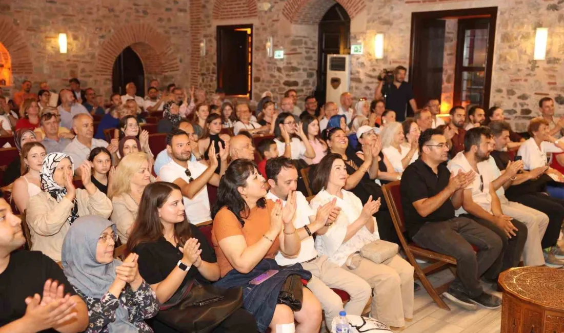 Osmangazi’de şarkılar babalar için seslendirildi Osmangazi Belediyesi Türk Sanat Müziği Topluluğu’nun Babalar Günü’ne özel sezon