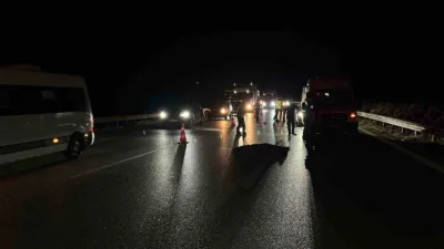 Bursa’da iddiaya göre otobanda karşıdan karşıya geçmeye çalışan şahsa, seyir
