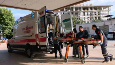 Bursa’nın İnegöl ilçesinde seyir halindeyken fenalaşan motosiklet sürücüsü, park halindeki