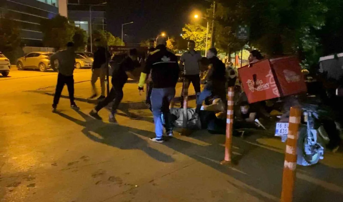 Sokak ringe döndü, yumruklar havada uçuştu Bursa’nın İnegöl ilçesinde motokuryeler ile gıda satışı yapan işletme sahipleri