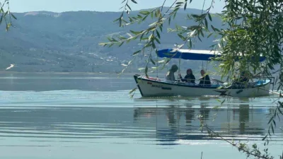 Türkiye’nin önemli gölleri arasında yer alan Uluabat Gölü’nün taşması sonucu