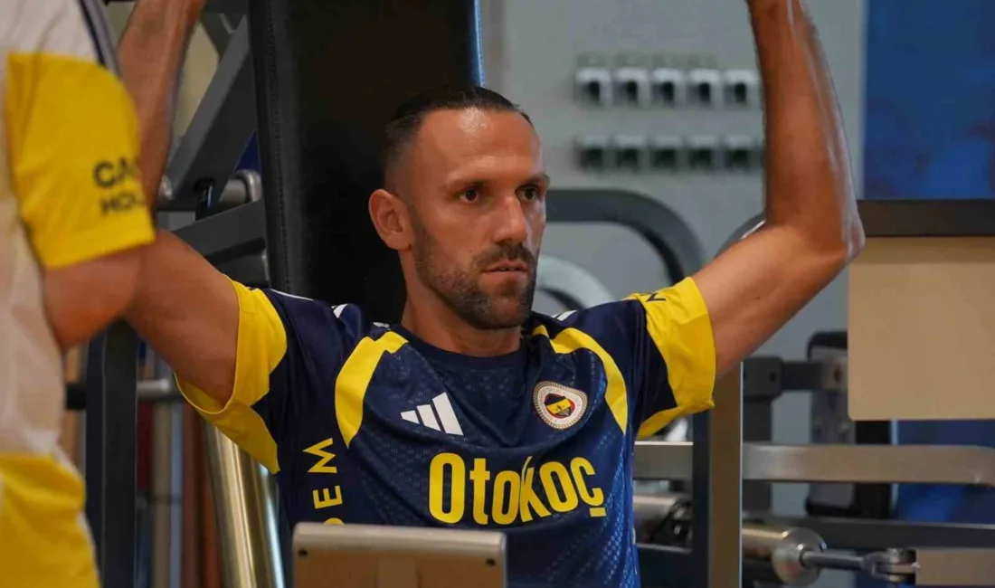 Vedat Muriqi, çalışmalara başladı Fenerbahçe’nin 3 yıllık sözleşme imzaladığı Kosovalı golcü Vedat Muriqi, yeni