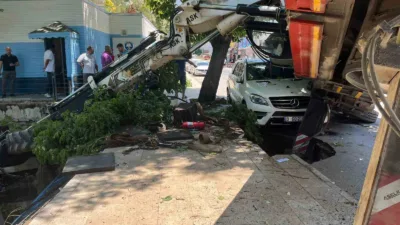 Bursa’nın Mudanya ilçesinde dere yatağı temizliği sırasında yaşanan iş kazasında,